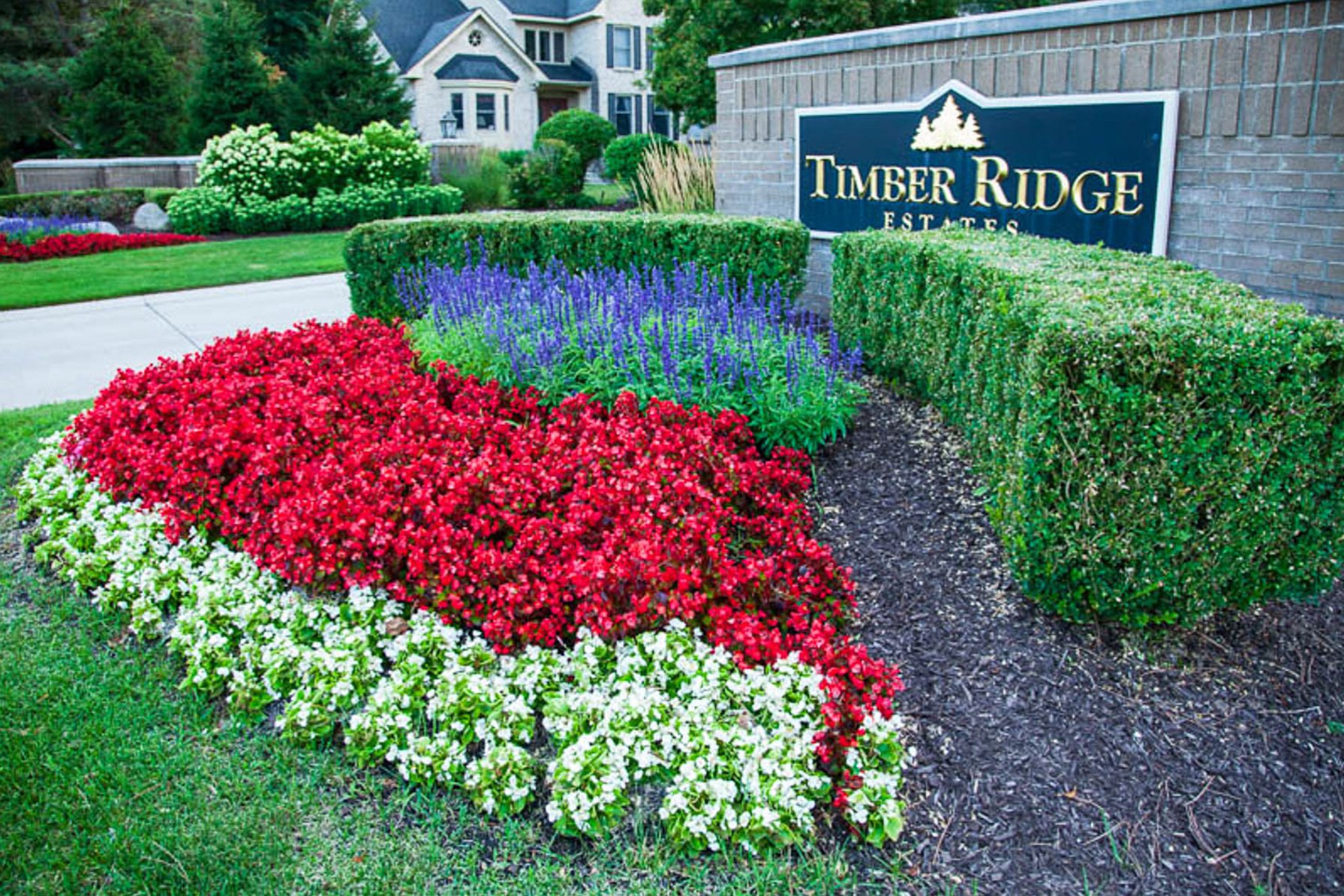 flowers, plant beds, mulch, HOA, entrance