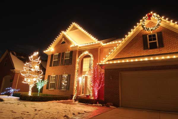 Holiday Decorating Designs and Lighting - Begonia Brothers - Northville ...